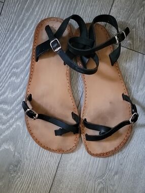 Nicolá Handmade Sandles